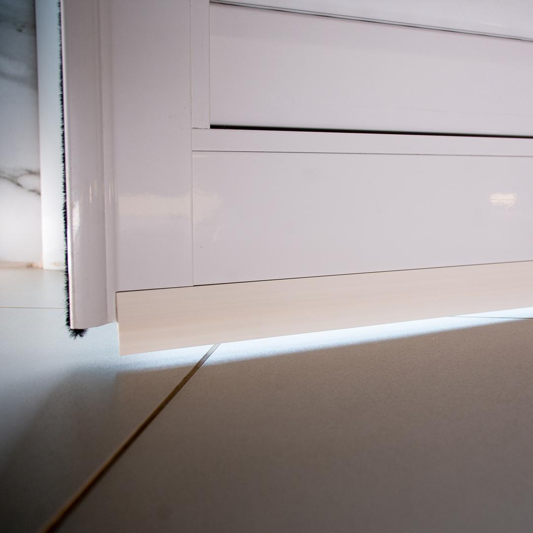 Veda Porta Adesivo Rodinho